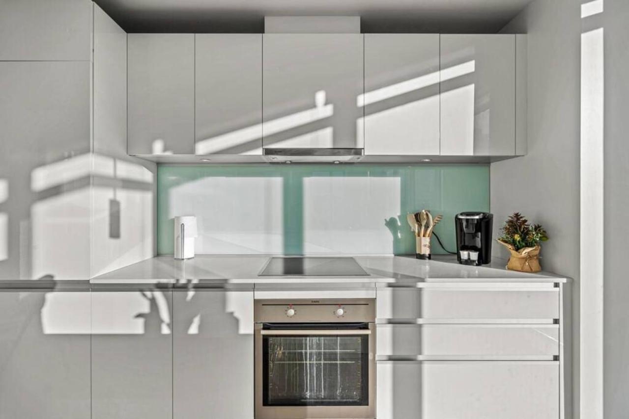 Luxury Apartment On The 9Th Floor Near Stampede, Complimentary Wine, 2 Car Ug Parking YYC Екстериор снимка