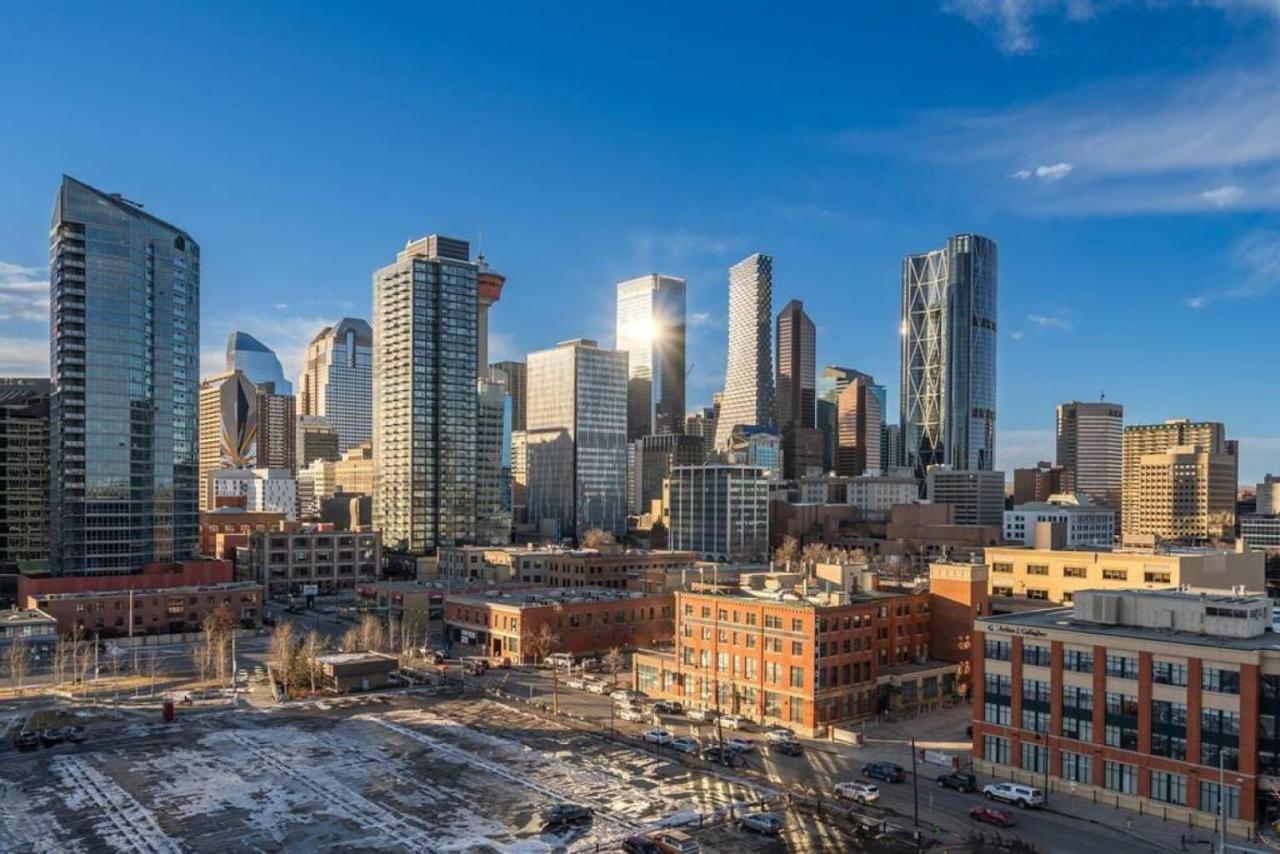 Luxury Apartment On The 9Th Floor Near Stampede, Complimentary Wine, 2 Car Ug Parking YYC Екстериор снимка