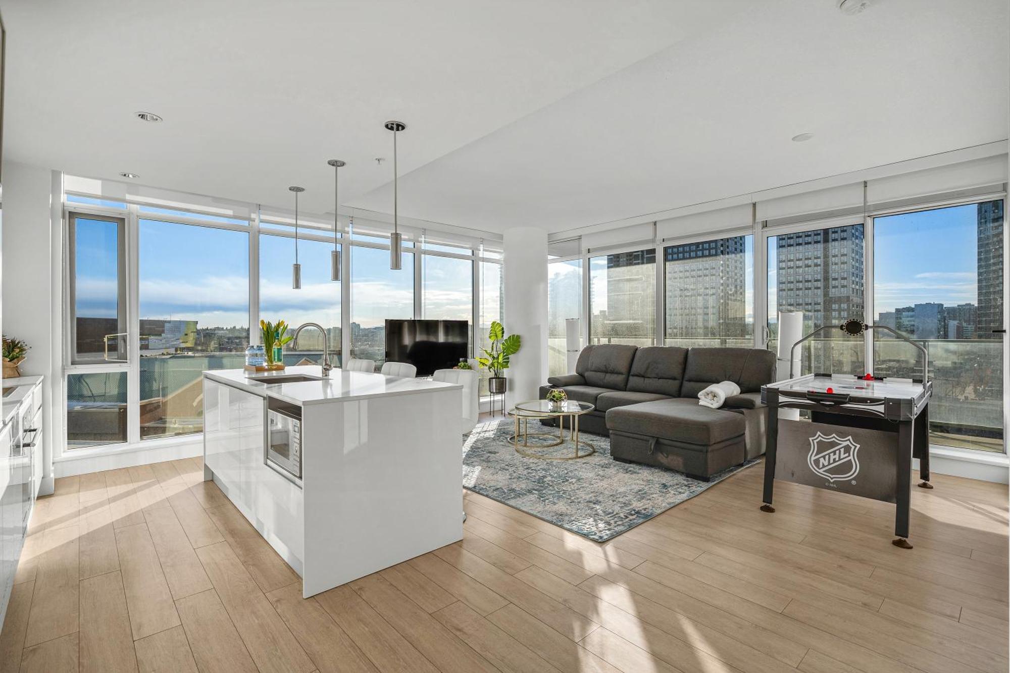 Luxury Apartment On The 9Th Floor Near Stampede, Complimentary Wine, 2 Car Ug Parking YYC Екстериор снимка